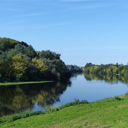 Les volets verts Lamothe-Montravel Buitenkant foto