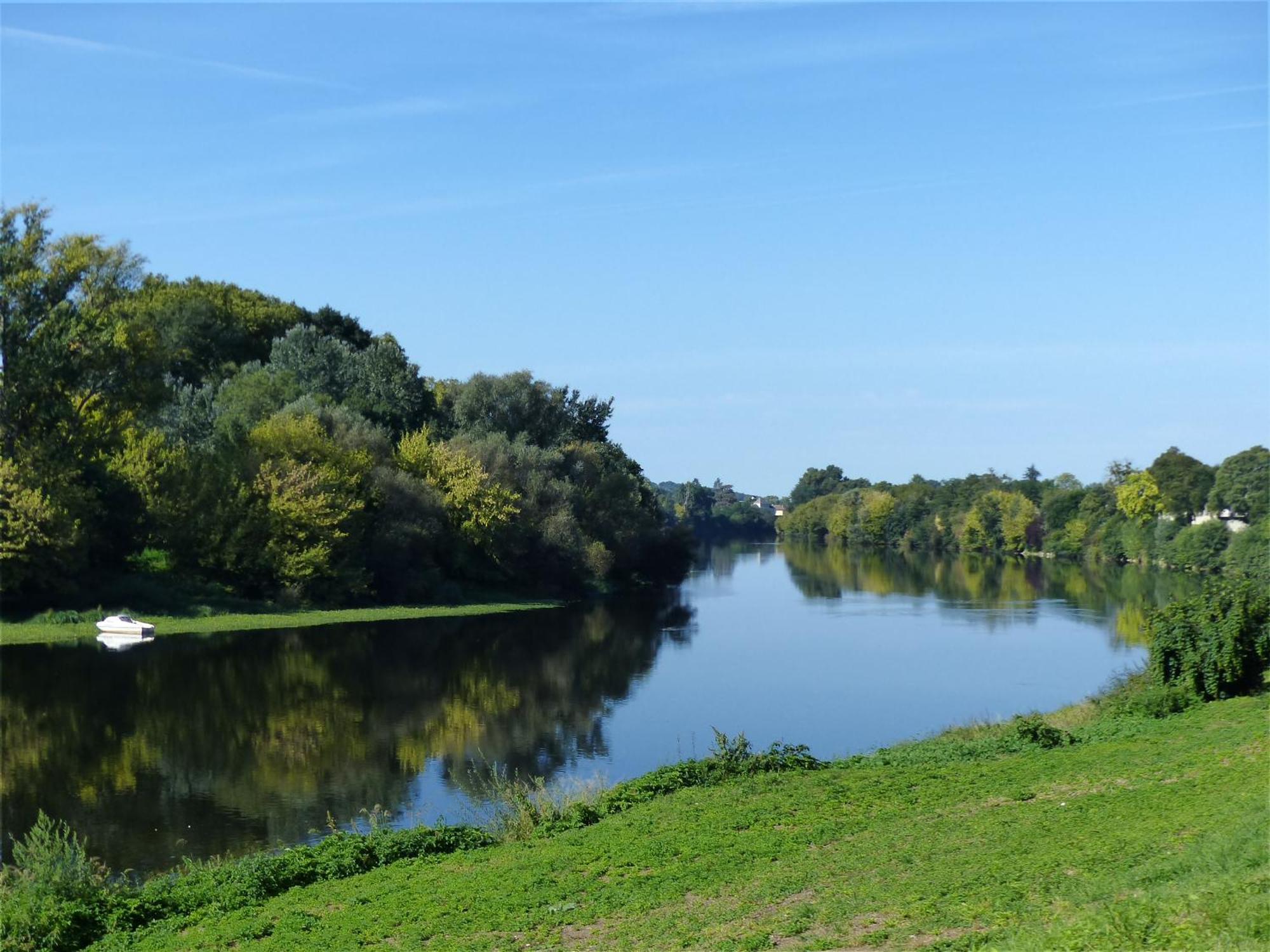 Les volets verts Lamothe-Montravel Buitenkant foto